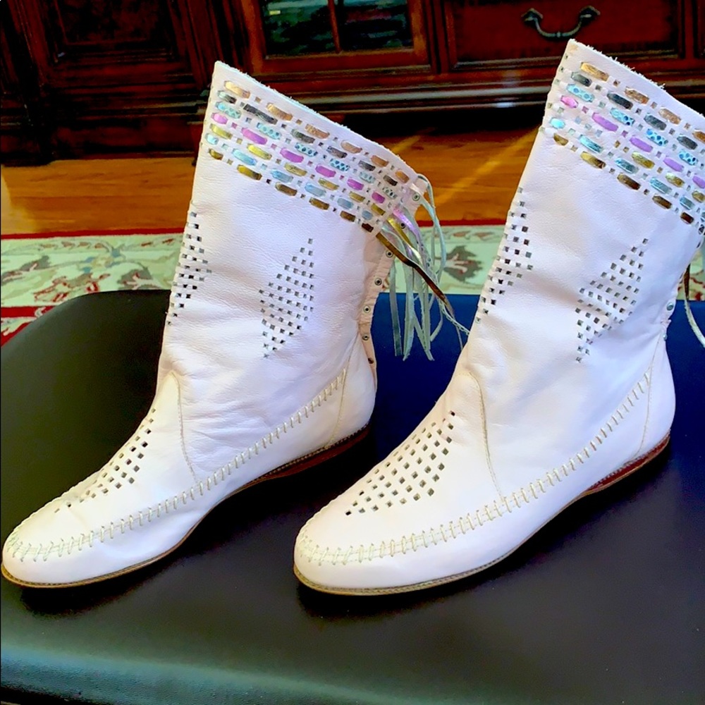 Leather ankle boots, light pink.
